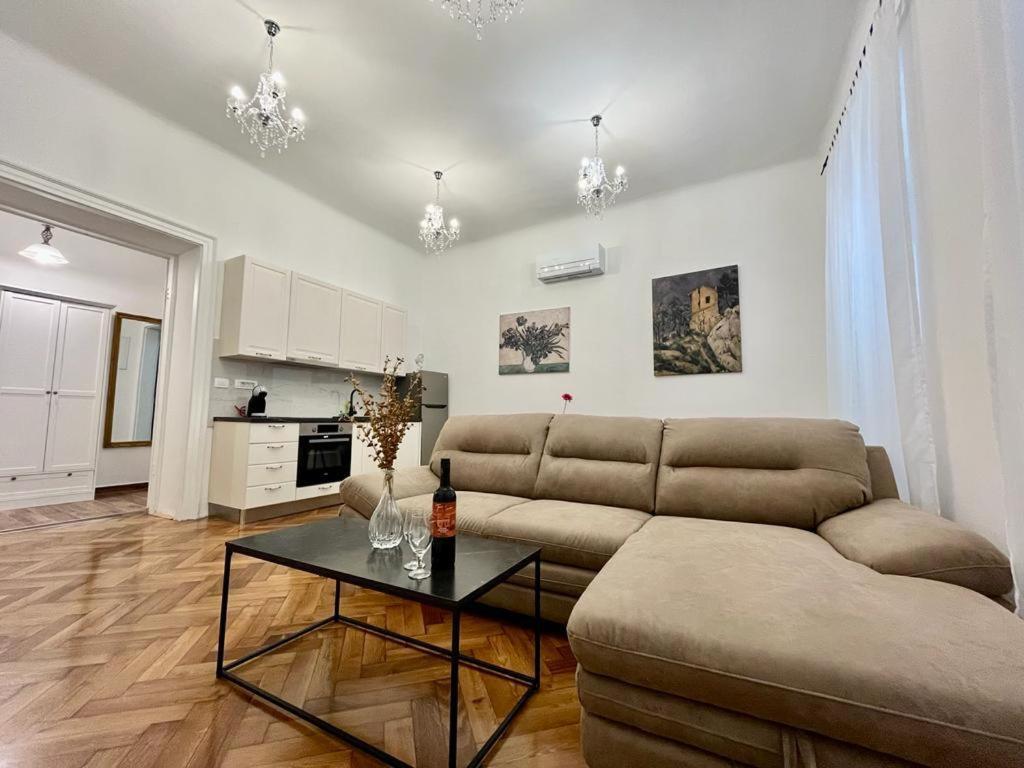 דירות PUY Lux Apartmans מראה חיצוני תמונה